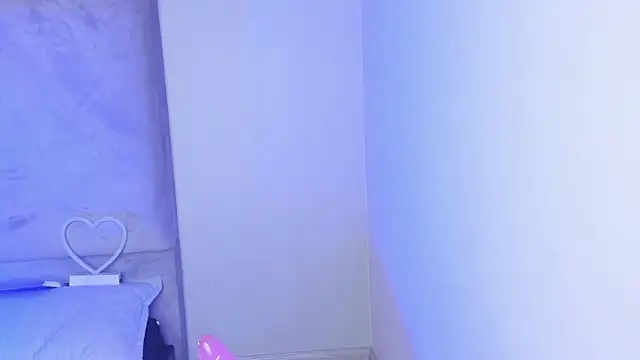 shelsyissy - Shelsyissy's free webcam - UK Sex Cams