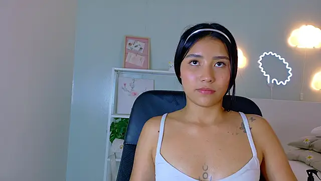 SarahEvans___ webcam stripchat model stream image