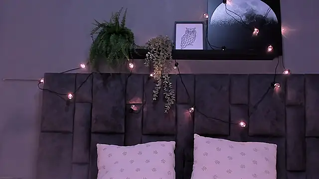  TiffValentinee_ chat room