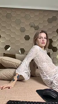  Naomi_Secret chat room