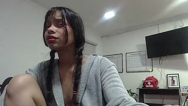  CloeyGraweing chat room