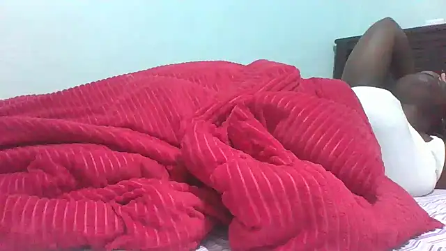 Live cam of Huge_Bootybae from  | Watch me live!