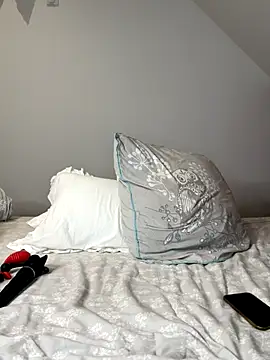 carlaaa (F young) - 66 fessees + 🎁