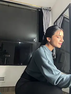 Webcam Model (Nikothyna)  is live.Free join now!