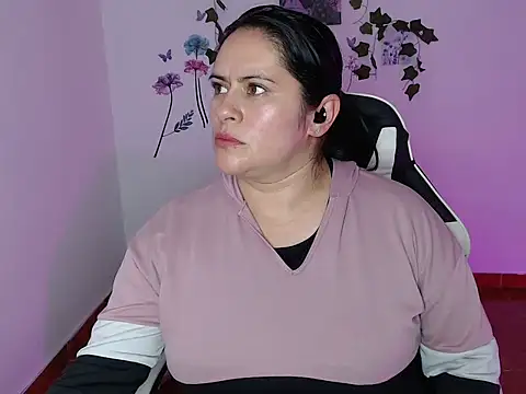 jenny__666 - Jenny__666's free webcam - UK Sex Cams