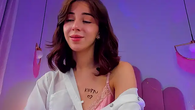 elsayoung (F young) - gently massage the thighs