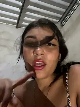 Webcam Model (Sweed-virgin-pussy)  is live.Free join now!