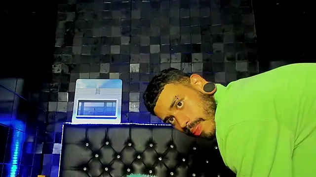 rolo_martinez live cam screenshot male from Colombia on SexOnline.pics – Live Cam Recordings, GIFs & Pics