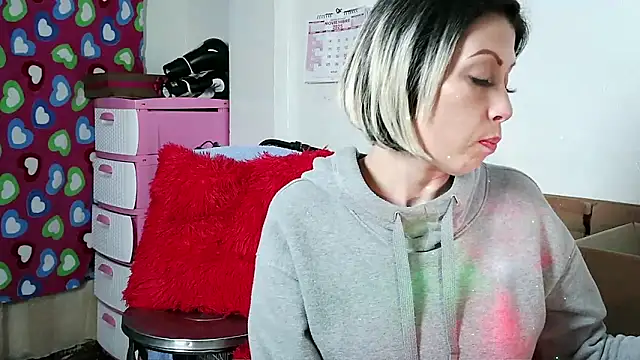 alixia81 - Alixia81's free webcam - UK Sex Cams