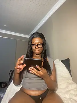 Webcam Model (Moonzy77)  is live.Free join now!