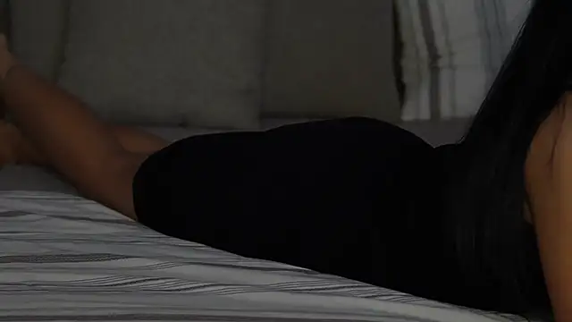 AmelyNoir's Stripchat show and profile