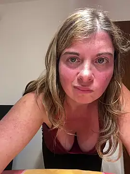 Webcam Model (Lombada)  is live.Free join now!