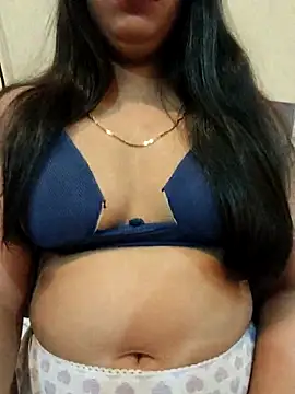 Webcam Model (Maahhii_2)  is live.Free join now!