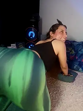 Webcam Model (lovely_kitt)  is live.Free join now!