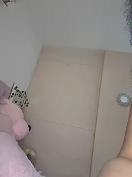 Webcam Model (ItsLeyaa)  is live.Free join now!