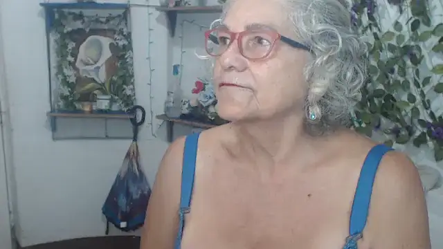 funnygrandma - FunnyGrandma's free webcam - UK Sex Cams