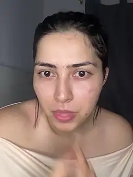 Webcam Model (Cami-)  is live.Free join now!