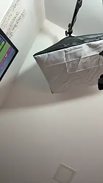 Webcam Model (Holli_woul)  is live.Free join now!