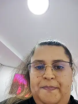 Webcam Model (Miss_balloonsmila)  is live.Free join now!