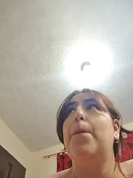 Webcam Model (rosahills)  is live.Free join now!