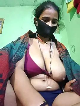 Webcam Model (PIHU999)  is live.Free join now!