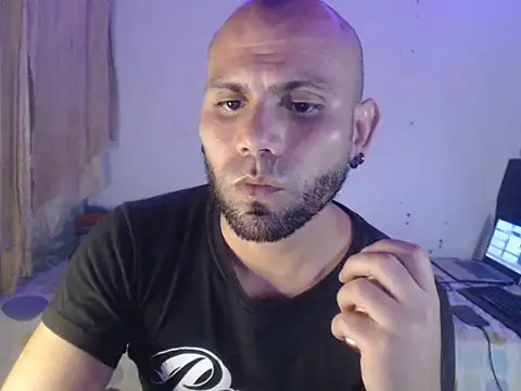 marek_secrett - Marek_secrett's free webcam - UK Sex Cams