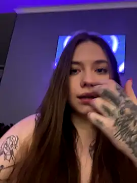 Webcam Model (Vikki_toriya)  is live.Free join now!