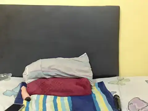 ChubbyBitch26's Stripchat show and profile