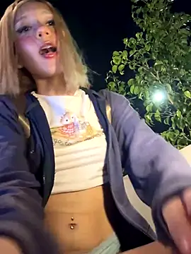 sweetbunnygf - SweetBunnyGF's free webcam