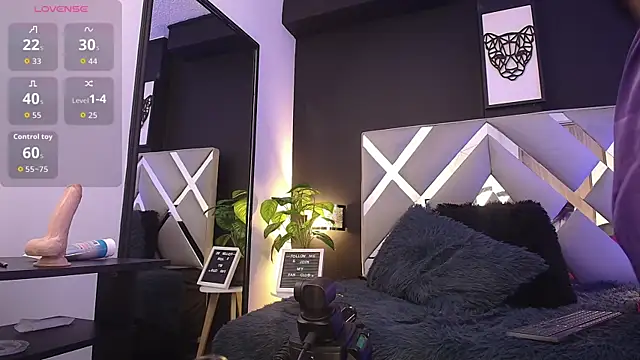 Live cam of Miia_bunny from  | Watch me live!