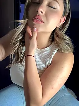 Webcam Model (SaraFerreira)  is live.Free join now!