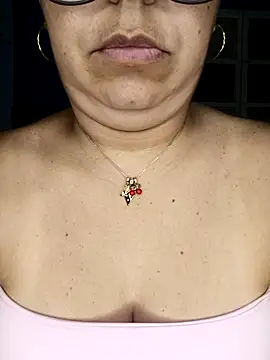 Webcam Model (MilfTentasion)  is live.Free join now!