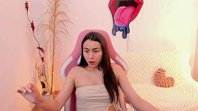 emmamyers1 - EmmaMyers1's free webcam - UK Sex Cams