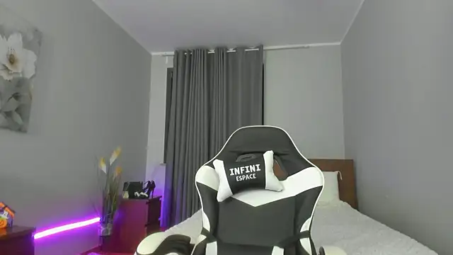  Krisztina_O chat room