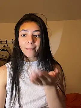 Webcam Model (Liissa_cute_)  is live.Free join now!