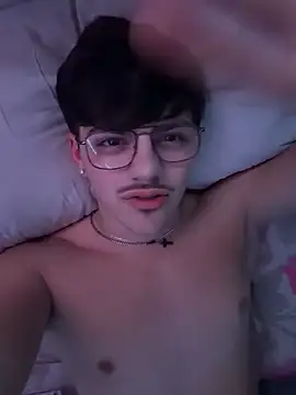 lxx001@xh (Ask my age) - First live