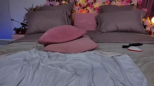 cosmic_sia - Cosmic_Sia's free webcam - UK Sex Cams