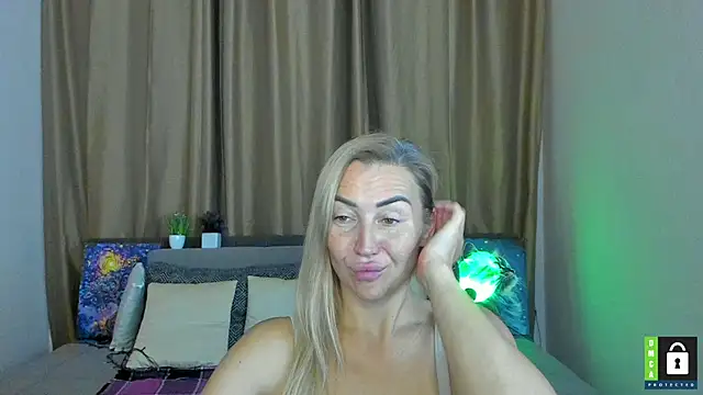 kiss_julli88i - Kiss_julli88I's free webcam - UK Sex Cams