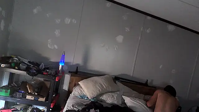 bi_curious86 (Ask my age) - Still raising money for a new phone ;:-/