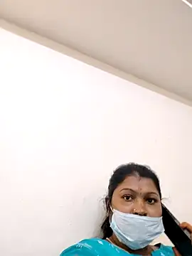 Webcam Model (tamil_Miraclequeen)  is live.Free join now!