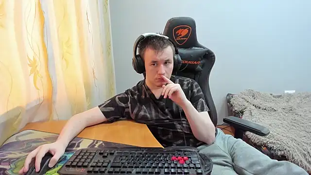 Live gay cam of iliaskrislove from  | Let’s chat live!