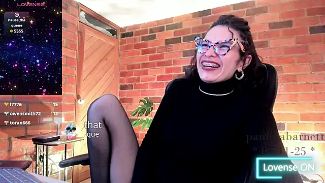 paulinabarnett- webcam stripchat model stream image