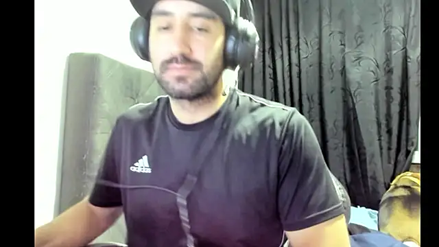 Live gay cam of coolfriki from  | Let’s chat live!