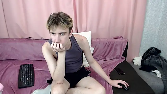 Live gay cam of Harvey_foster from  | Let’s chat live!