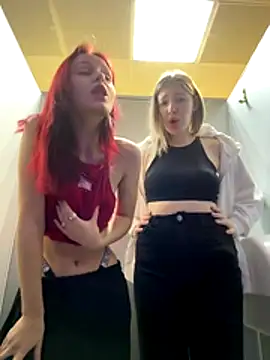 Cum_girlss from StripChat is Freechat