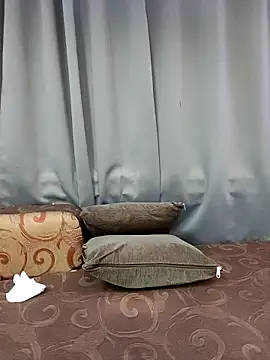 Webcam Model (Misss-julli)  is live.Free join now!