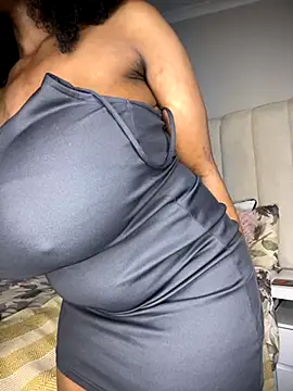 Webcam Model (Bustygoddess32)  is live.Free join now!