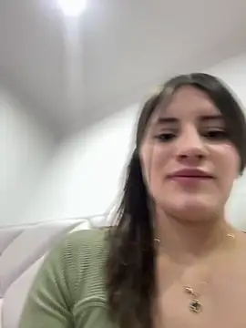 Webcam Model (Isabella21_)  is live.Free join now!