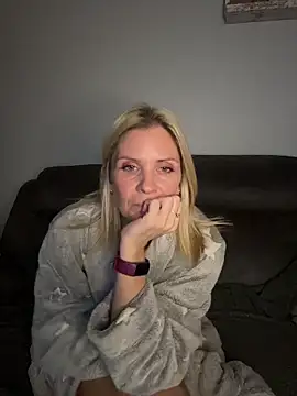 Webcam Model (Lexi-Lux-X)  is live.Free join now!