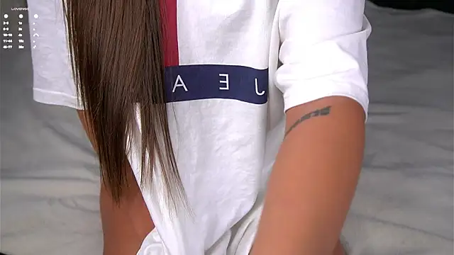 PiquingOgalala's Stripchat show and profile